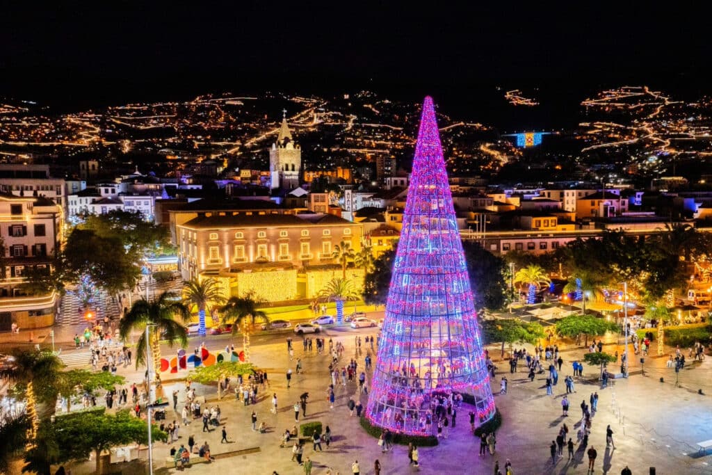 Praça do Povo (Funchal, Madeira), durante dezembro de 2024. Imagem da AP-Madeira.