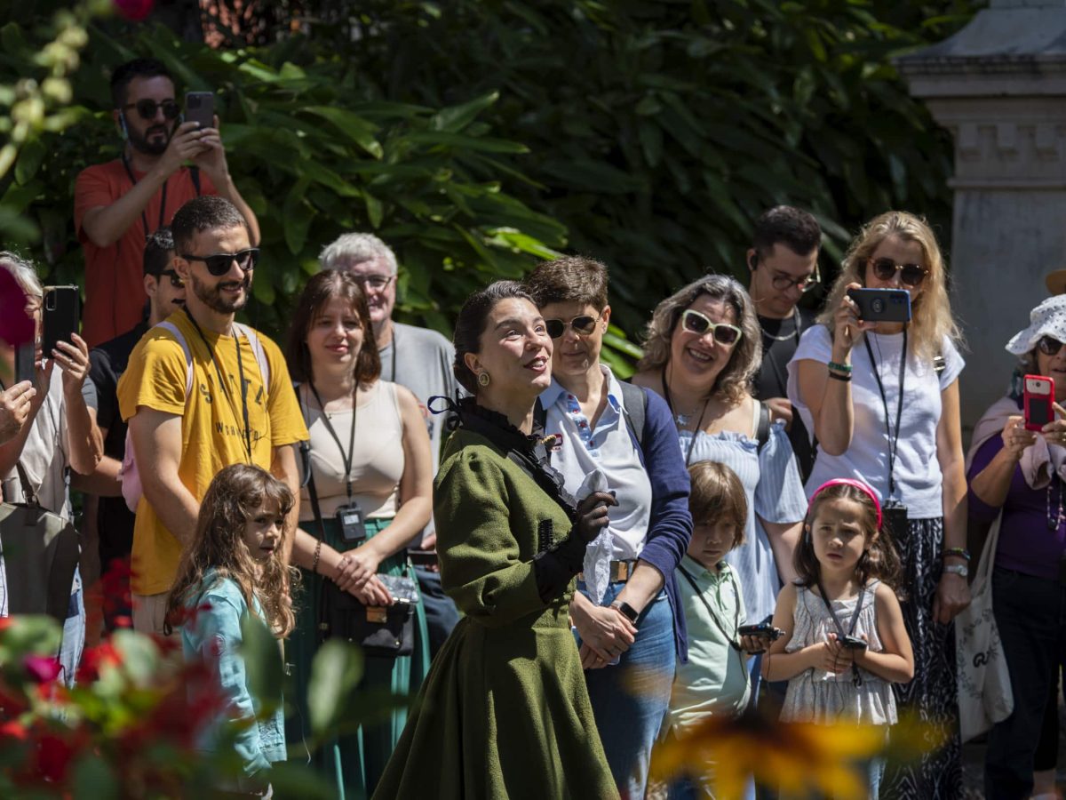 O percurso HISTORY TELLERS: Funchal Cultura Viva, com a participação do Teatro Bolo do Caco, integra o programa HERANÇA MADEIRENSE, promovido desde 2016 pela ACADÉMICA DA MADEIRA.