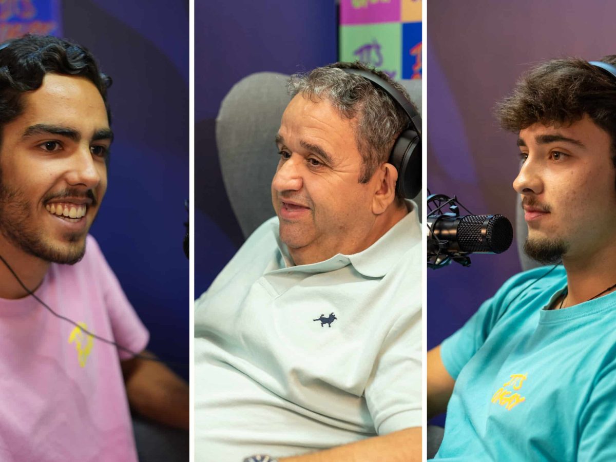 Pedro Miguel Freitas, Fernando Mendes e Ricardo Afonso Fernandes durante a gravação do IT'S OKAY em maio de 2023.