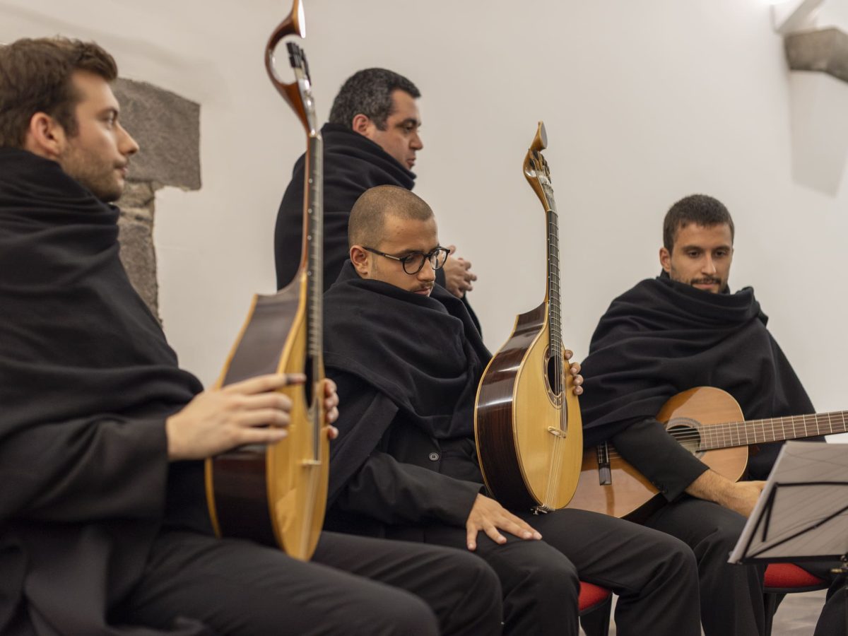 Os FATUM, o grupo de fados da ACADÉMICA DA MADEIRA, no sarau de junho de 2023, na antiga capela de N. S. de Belém, no Colégio dos Jesuítas do Funchal.