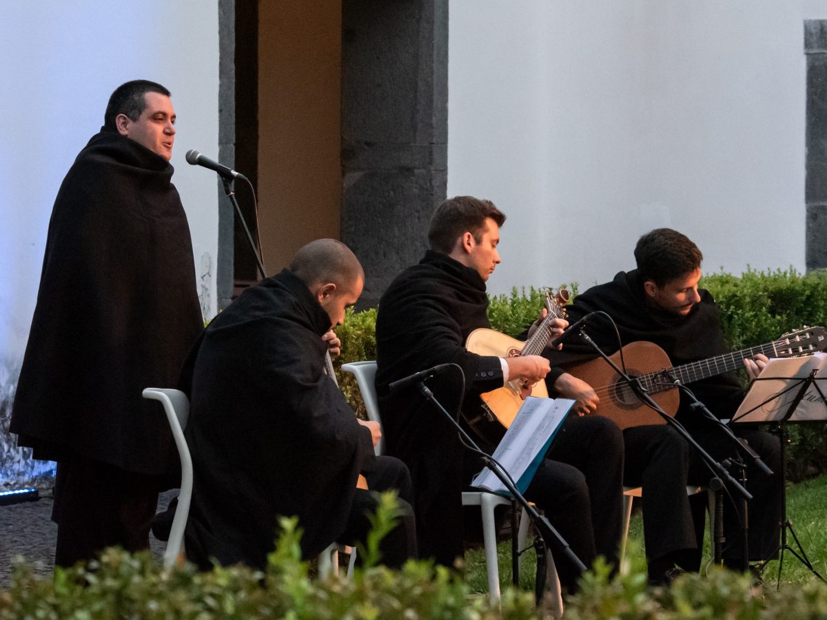 Carlos Diogo Pereira, João Freitas, David Freitas e Carlos Abreu, dos FATUM, em atuação no Colégio dos Jesuítas do Funchal, em julho de 2022.