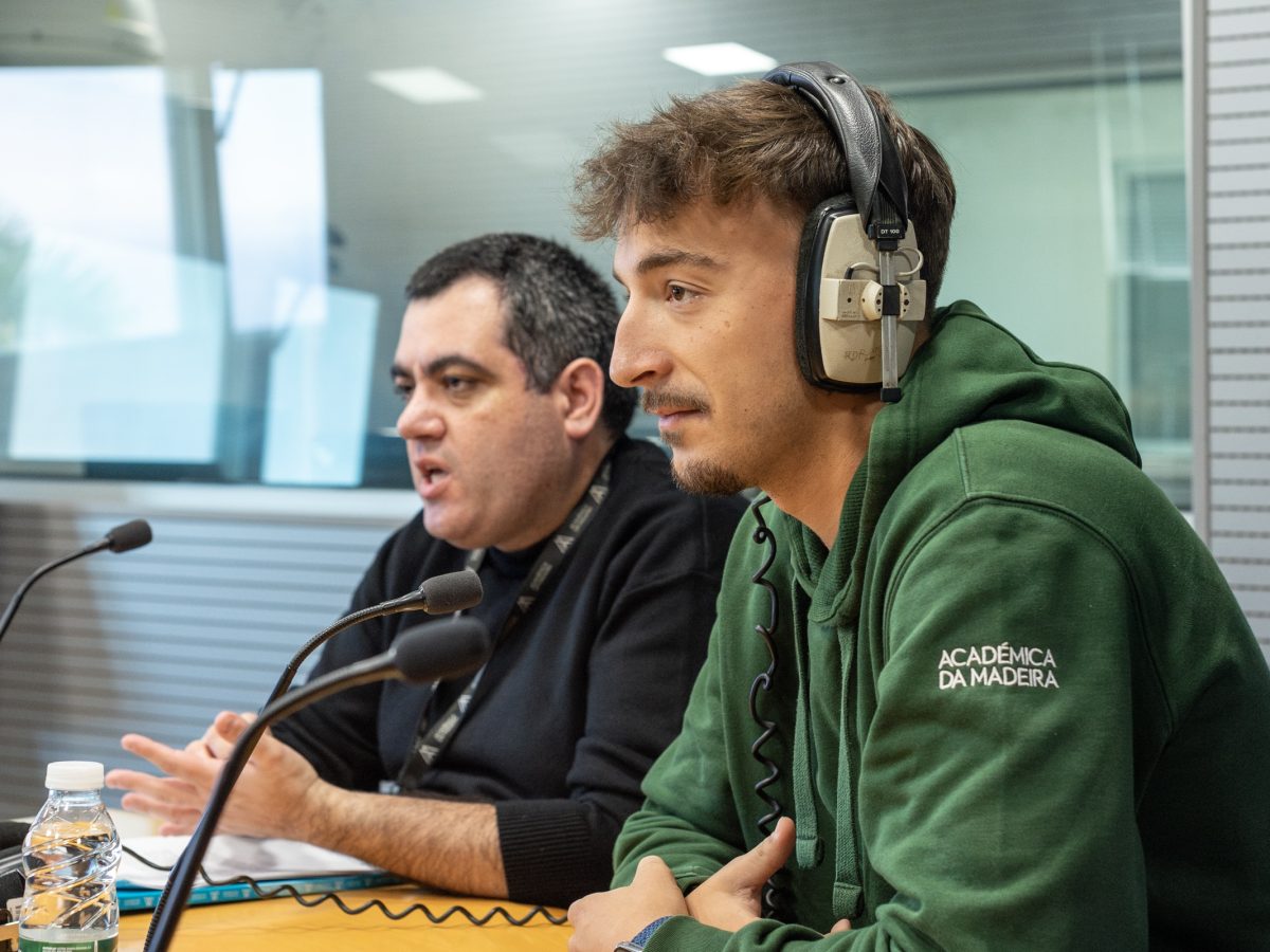 Carlos Diogo Pereira e Ricardo Freitas Bonifácio, Presidente da Direção da ACADÉMICA DA MADEIRA, em entrevista à Antena 1, em março de 2024.