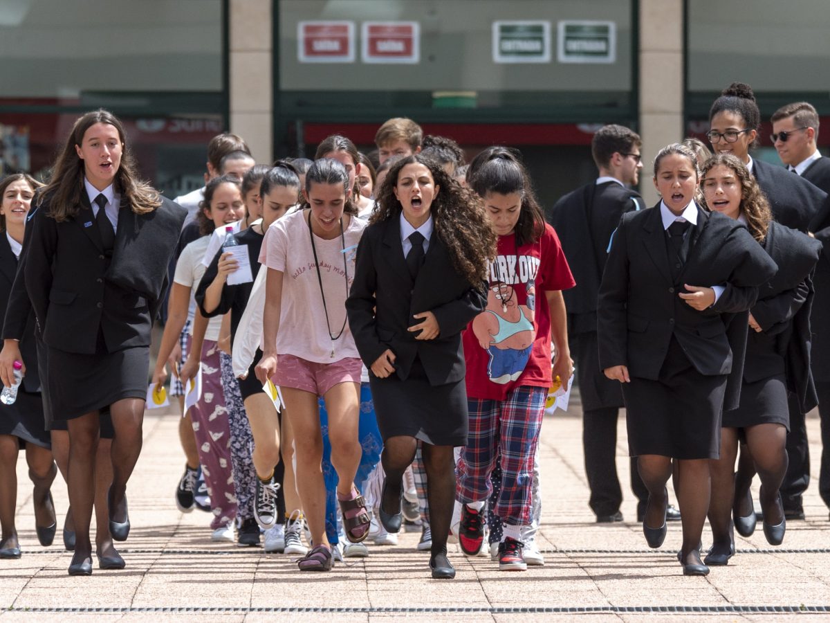 Reitor da UP lembra aos novos estudantes que a praxe é voluntária