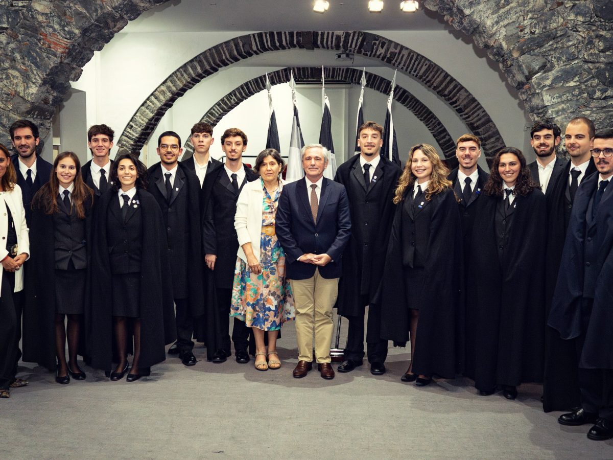 Toma de posse dos dirigentes para o mandato 2024-2026 dos órgãos sociais da ACADÉMICA DA MADEIRA, em outubro de 2024, com o Presidente da Assembleia Regional Legislativa, no Colégio dos Jesuítas do Funchal. Na imagem, os elementos da atual Direção.
