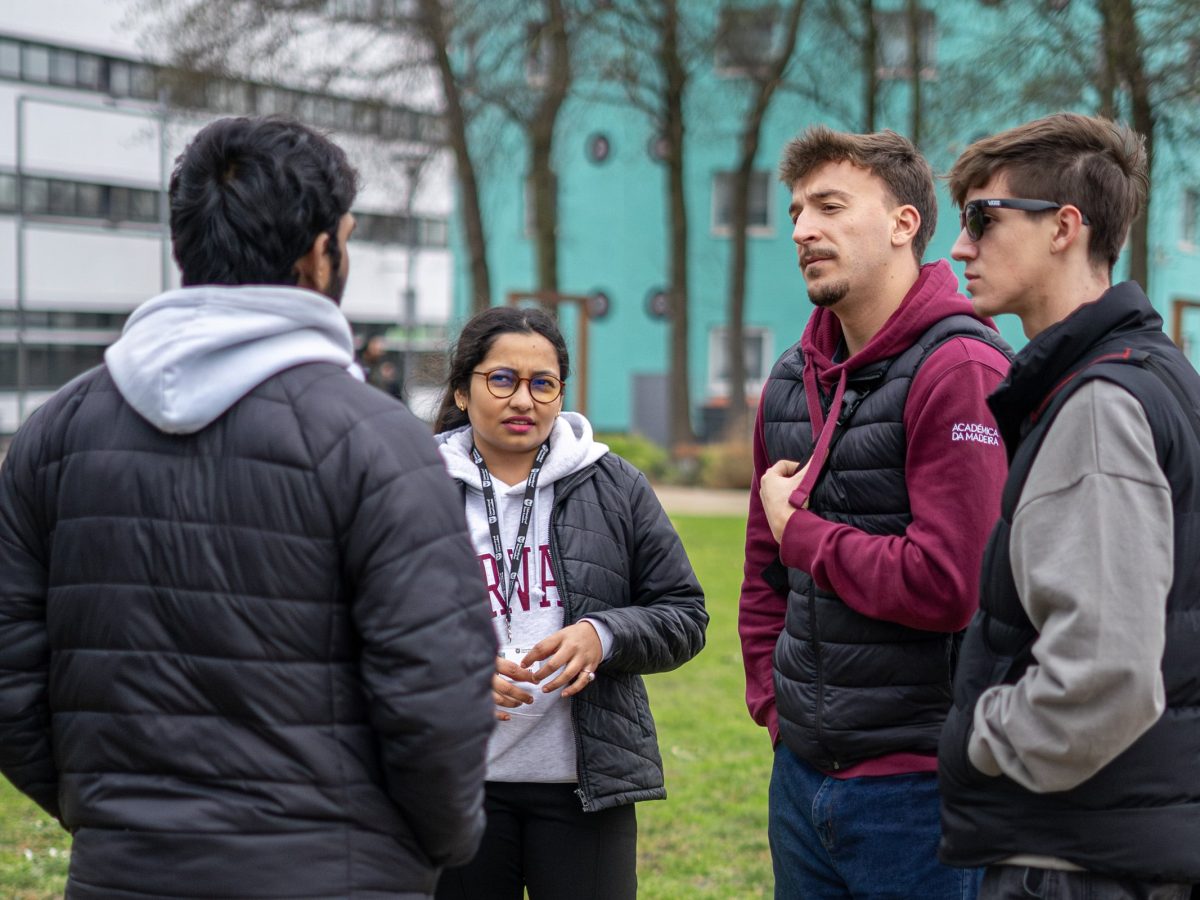 Ricardo Freitas Bonifácio, Presidente da Direção da ACADÉMICA DA MADEIRA, e Vítor Sebastião Silva, Vice-Presidente da Direção da ACADÉMICA DA MADEIRA, com os membros da East London Students' Union, numa visita de trabalho em fevereiro de 2025.