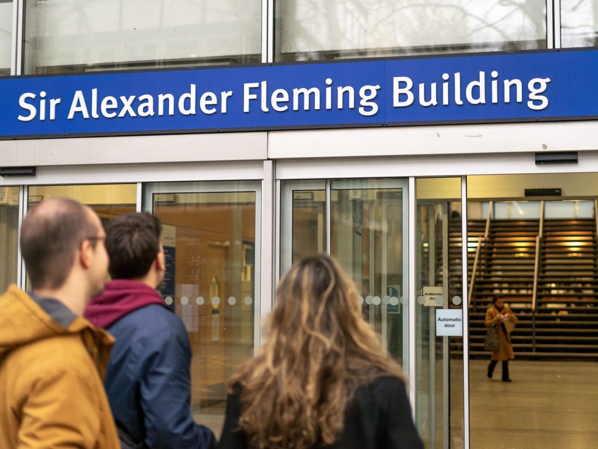 ACADÉMICA DA MADEIRA reforça laços com estudantes de medicina do Imperial College London