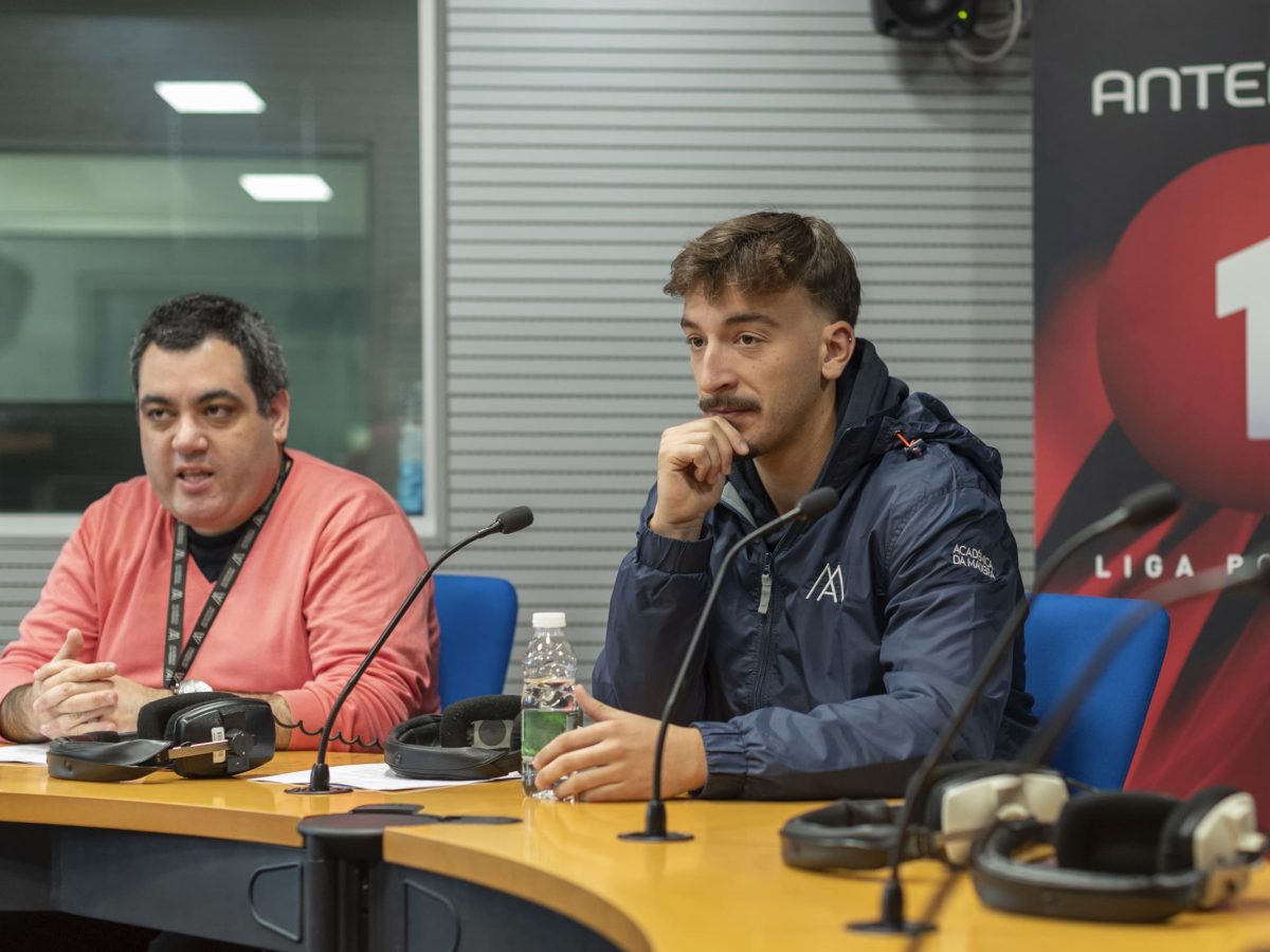 Carlos Diogo Pereira e Ricardo Freitas Bonifácio, Presidente da Direção da ACADÉMICA DA MADEIRA, em entrevista à Antena 1, em dezembro de 2023.