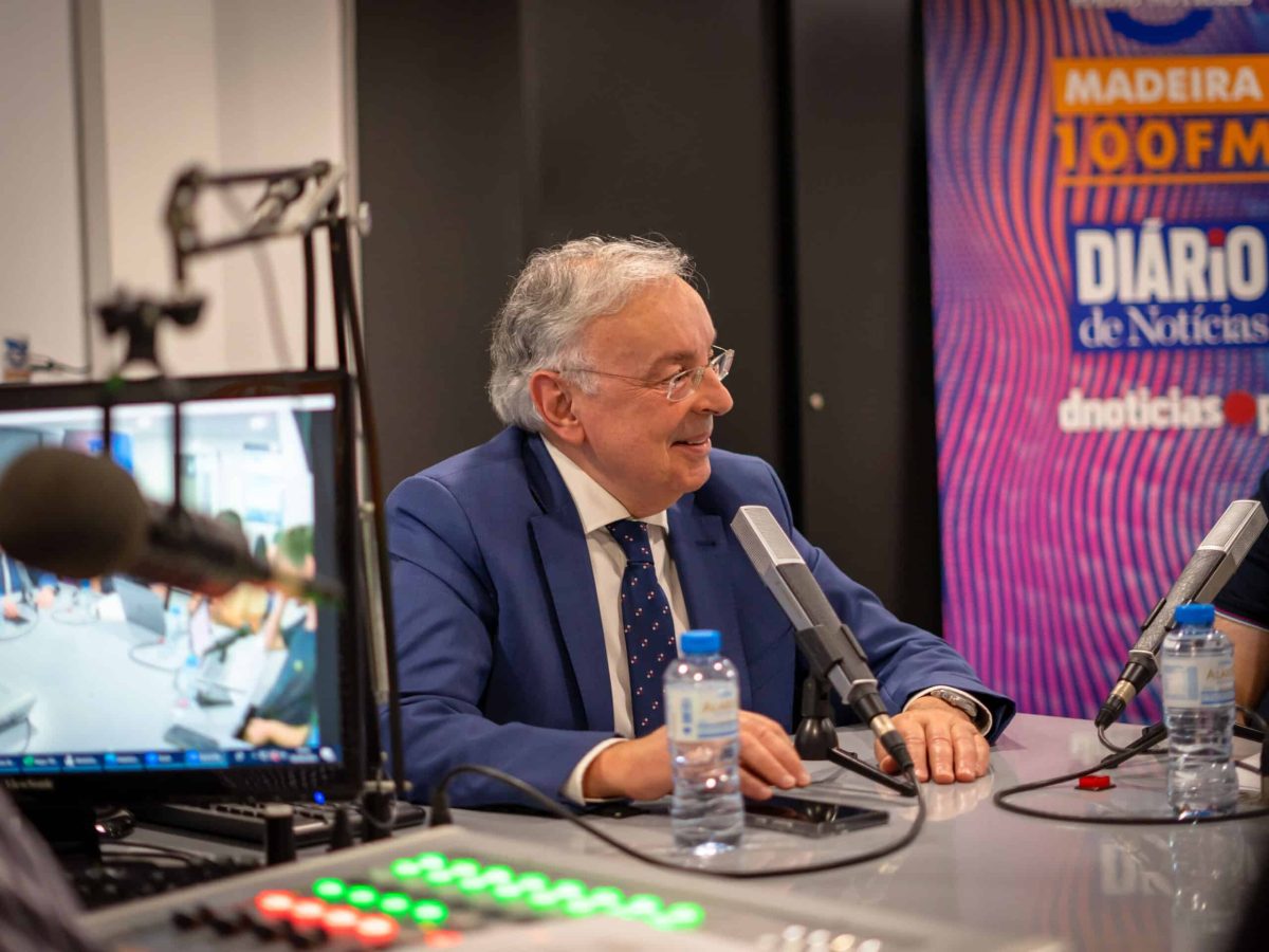 Sílvio Fernandes, Reitor da UMa, esteve no episódio de estreia do PEÇO A PALAVRA, emitido a 5 de junho de 2024.