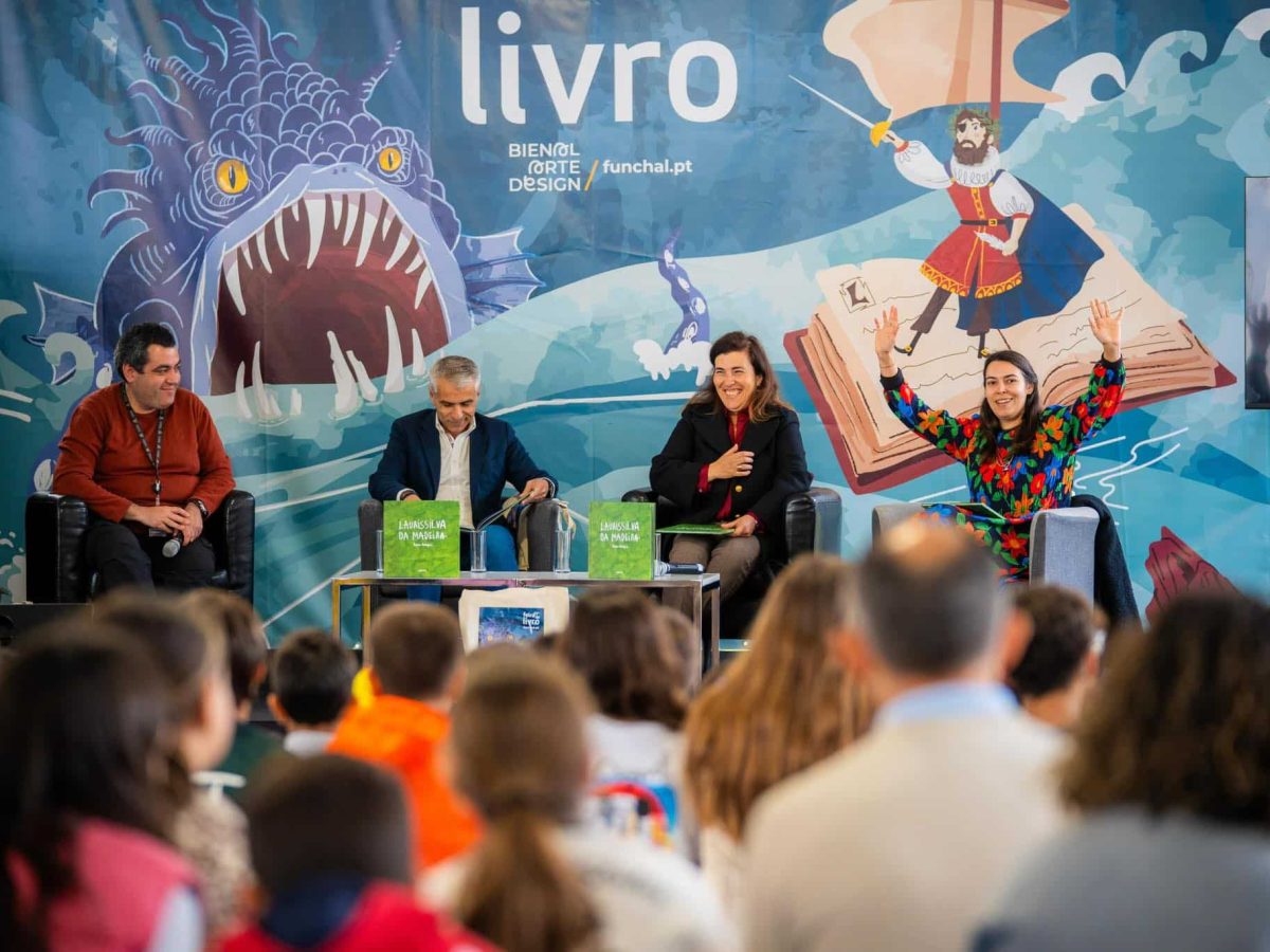 Sessão de lançamento, a 28 de março de 2025, de LAURISSILVA DA MADEIRA, de Rafaela Rodrigues, numa edição da CADMUS, chancela da ACADÉMICA DA MADEIRA.