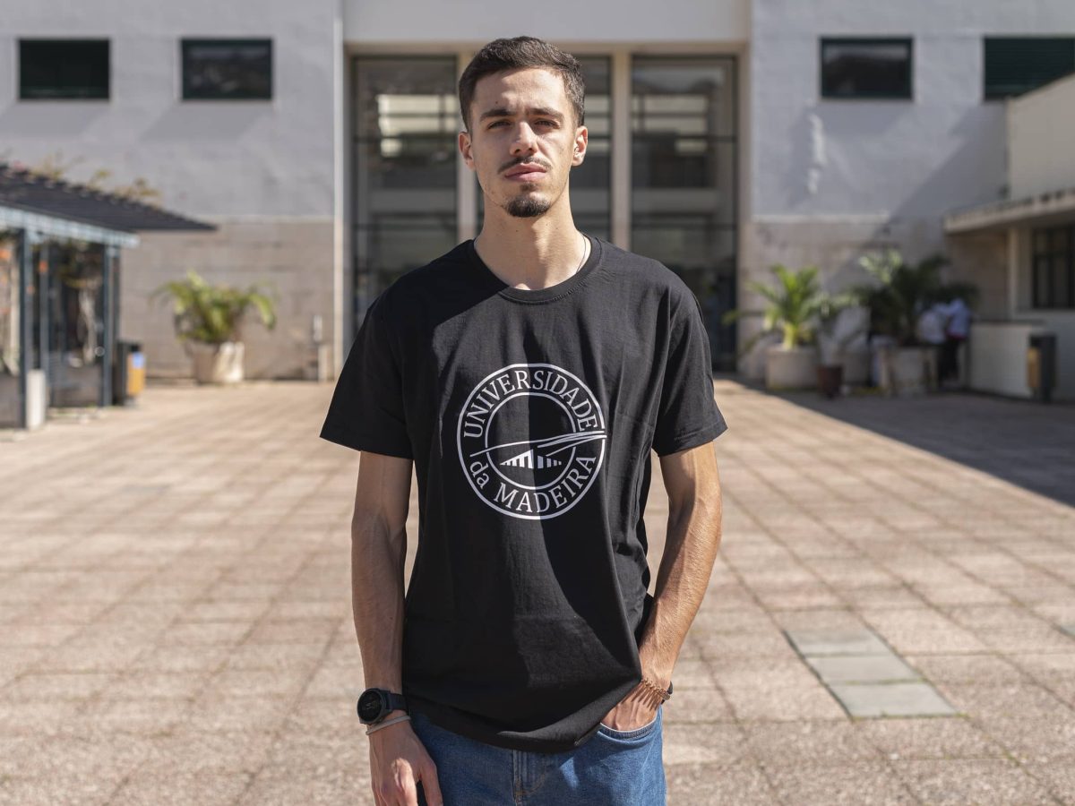 Nuno Pereira, numa imagem de arquivo quando foi medalha de ouro nos 3000m no Campeonato Nacional Universitário Atletismo em Pista Coberta de 2023, em Pombal.