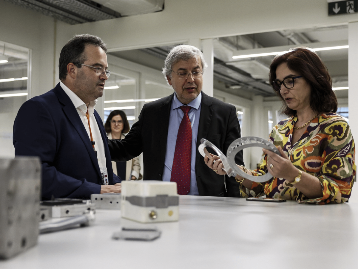 Ministra da Ciência, Tecnologia e Ensino Superior, Elvira Fortunato, visita Laboratório Done Lab, na Escola de Engenharia da Universidade do Minho, Guimarães, 3 maio 2023.