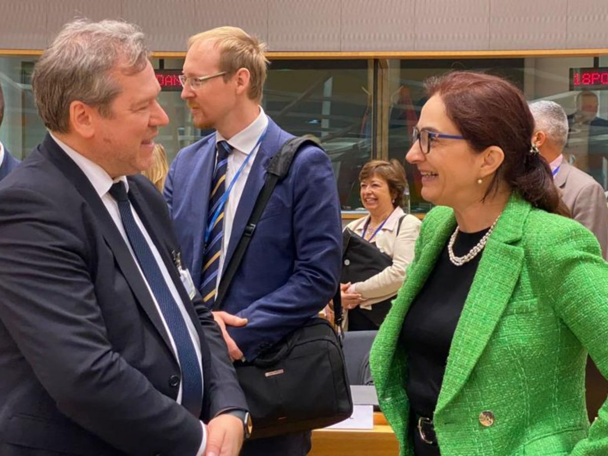 Ministra da Ciência, Tecnologia e Ensino Superior, Elvira Fortunato, com o Ministro da Educação, Ciência e Desporto da Eslovénia, Igor Papic, Bruxelas, 23 maio 2023 (foto: UE).