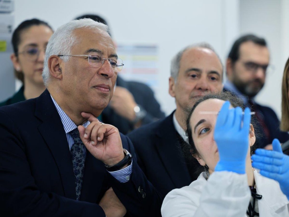 Primeiro-Ministro António Costa na inauguração do edifício de Medicina Regenerativa e Engenharia de Tecidos da Universidade do Minho, Guimarães, a 10 janeiro 2024. Fotografia de Estela Silva (Lusa).
