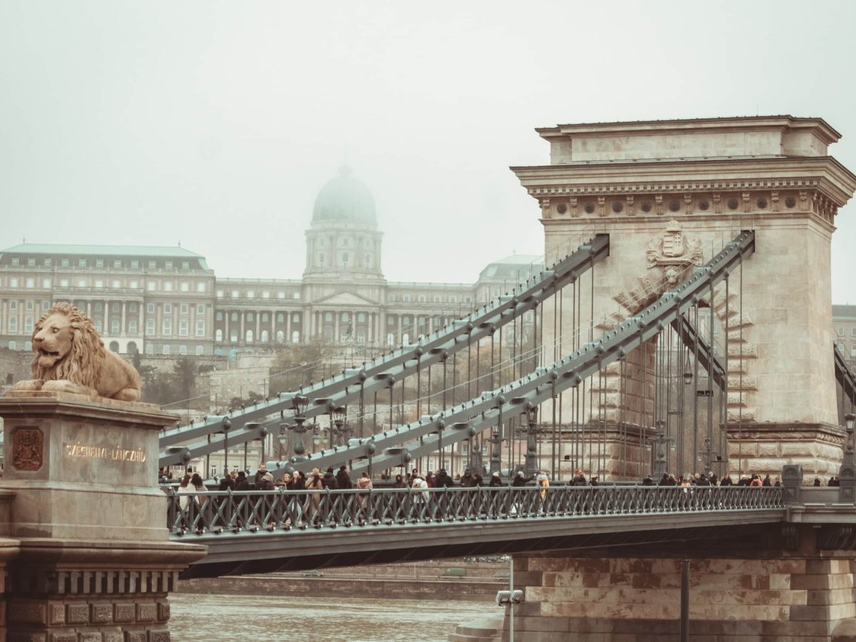 Em ERASMUS “as pequenas estátuas que podes encontrar pelas ruas de Budapeste”