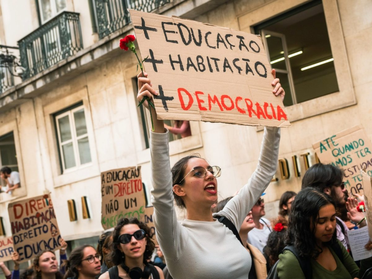 Conselho de Associações Académicas Portuguesas mobilizou centenas de estudantes em Lisboa, para manifestação de 21 de março de 2024. Fotografia da Associação Académica da Universidade do Minho.