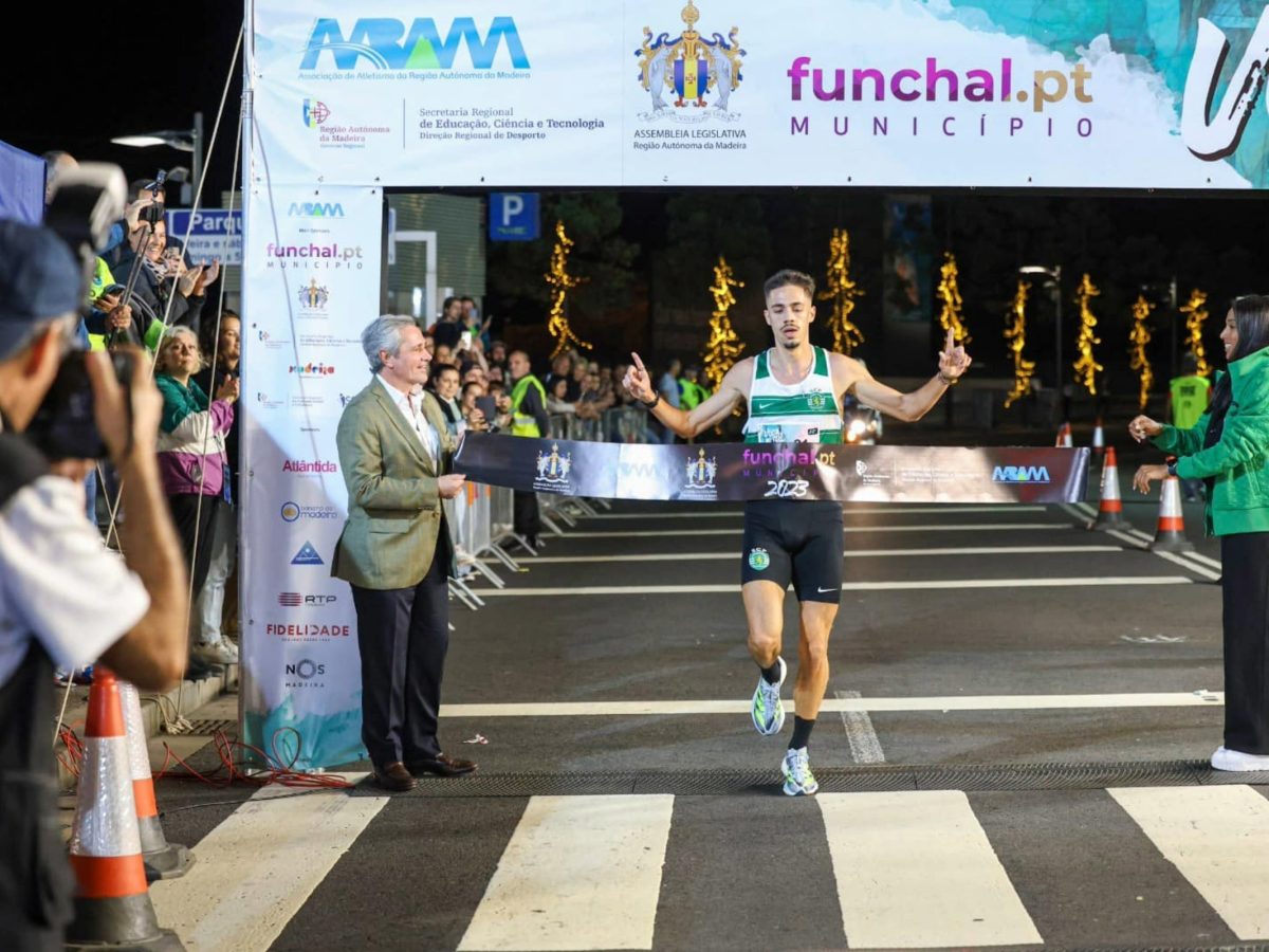 O atleta Nuno Pereira foi o mais rápido, concluindo os 5 mil e 900 metros da Volta à Cidade do Funchal em 17 minutos e 24 segundos.