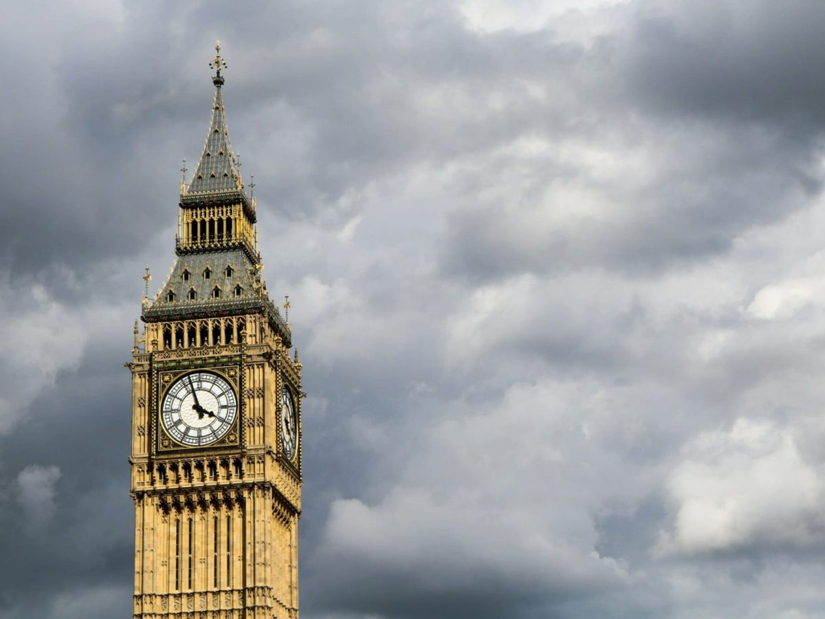 Elizabeth Tower, originalmente Clock Tower, renomeada em 2012 para marcar o Jubileu de Diamante da rainha Isabel II, em Londres.