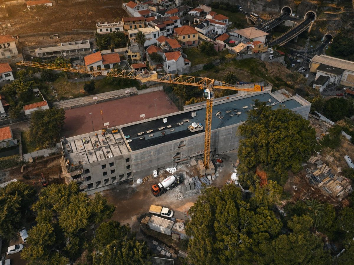 Imagens aéreas da construção da nova residência no Campus Universitário de S. Roque (Setembro de 2026). Imagem de Salvador Freitas/AM.