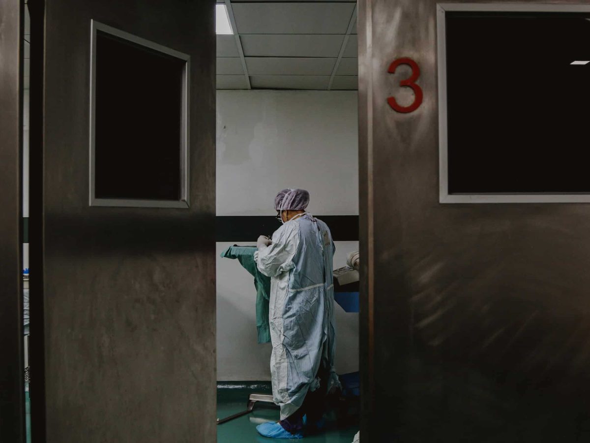 Futuros médicos enfrentam pressão na Prova Nacional de Acesso