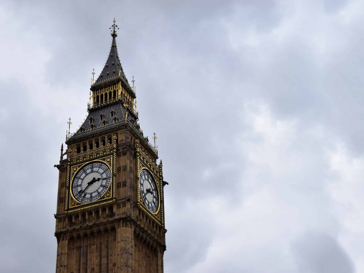 Elizabeth Tower, originalmente Clock Tower, renomeada em 2012 para marcar o Jubileu de Diamante da rainha Isabel II, em Londres.